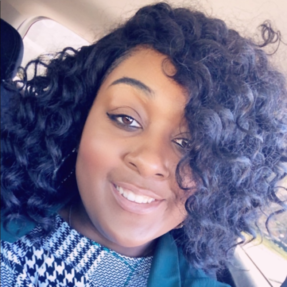 Meet your Posher, Whitney